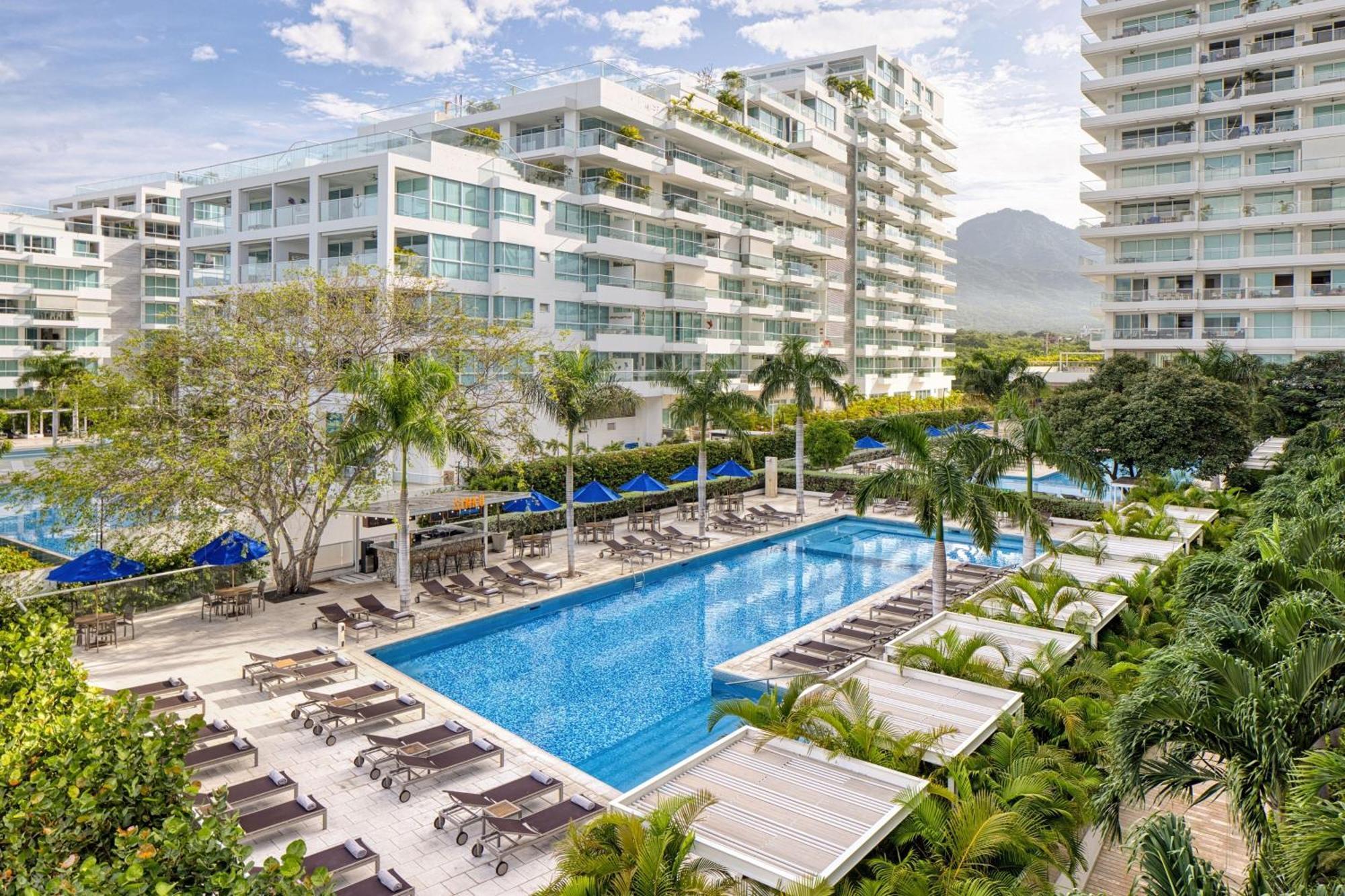 Santa Marta Marriott Resort Playa Dormida Экстерьер фото The swimming pool at the hotel
