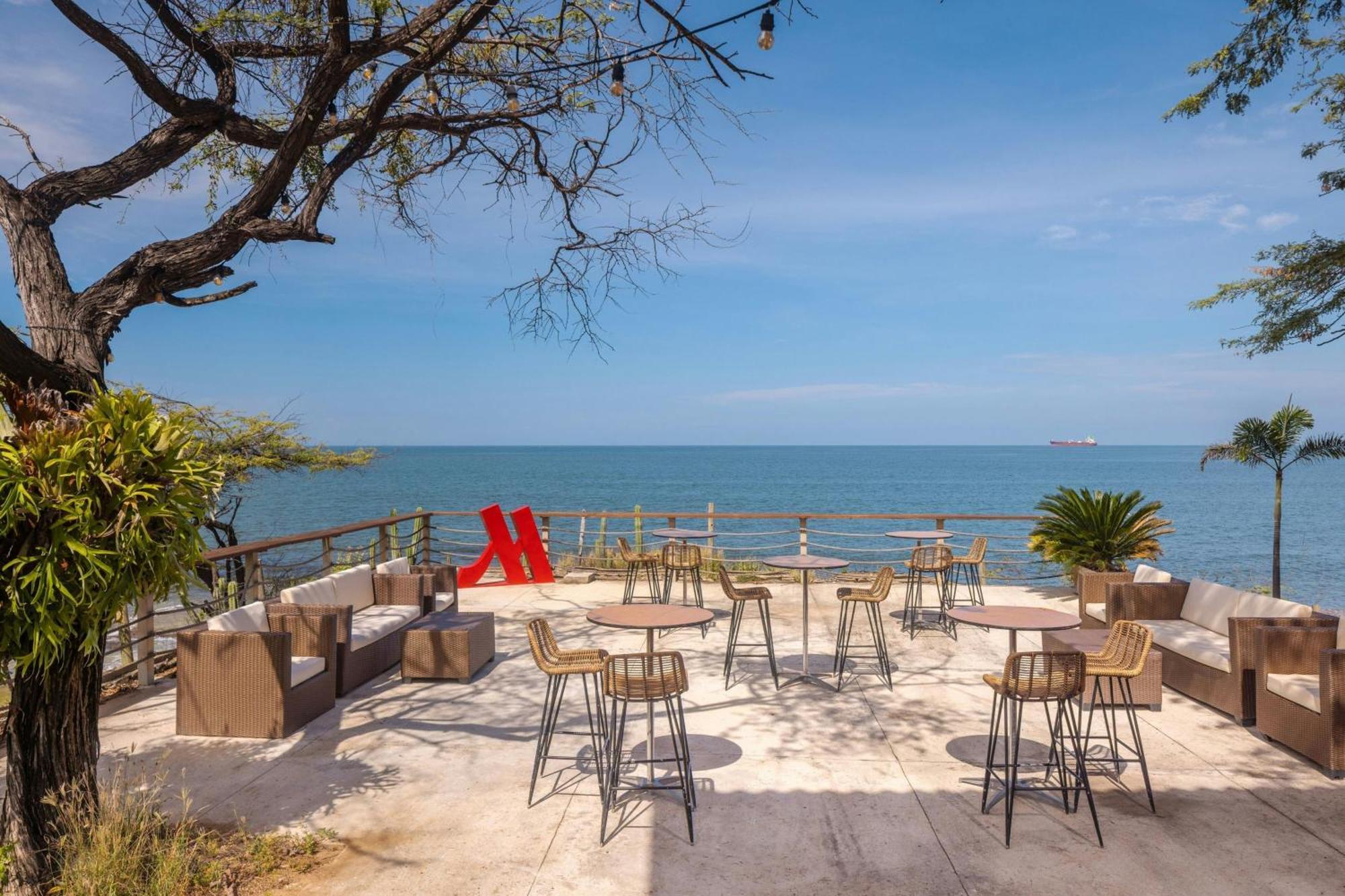 Santa Marta Marriott Resort Playa Dormida Экстерьер фото Beachfront lounge at W Retreats & Spa, Maldives